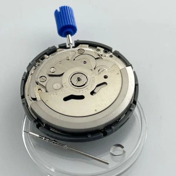 Japan's new original NH34 movement fully automatic mechanical movement 4 needle movement 3 point date